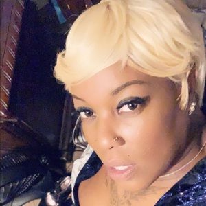 Meet your Posher, Niki